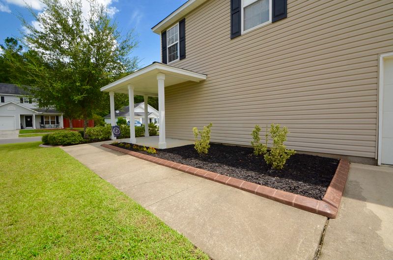 300 Winford Ct, Moncks Corner, SC 29461