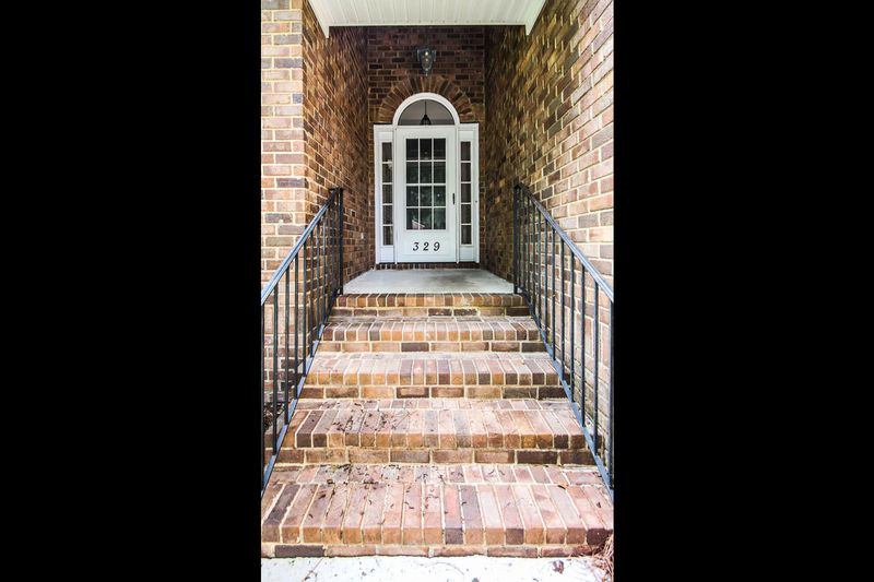 329 Hook Ln, Mount Pleasant, SC 29464