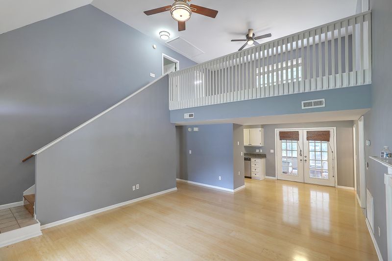 556 Castle Hall Rd, Mount Pleasant, SC 29464
