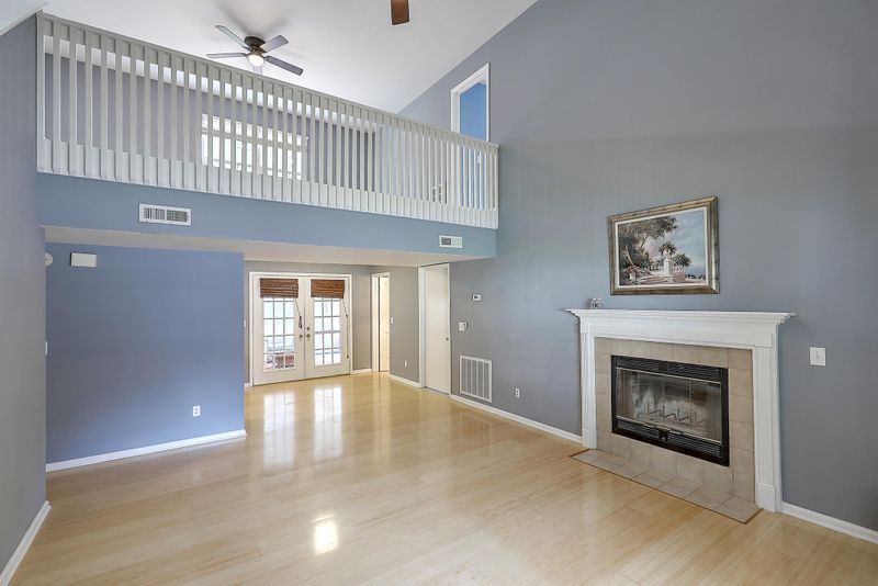 556 Castle Hall Rd, Mount Pleasant, SC 29464
