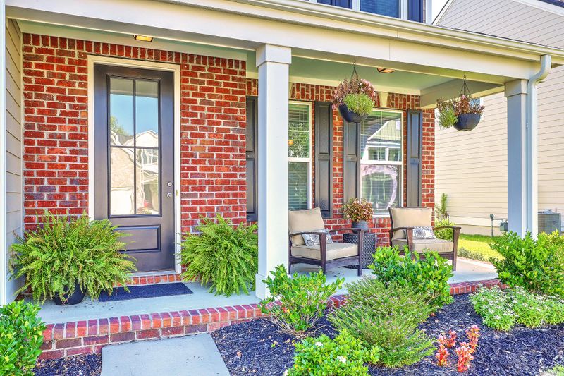 1208 Raven Rd, Hanahan, SC 29410
