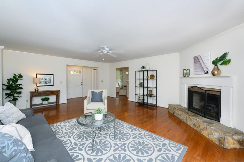 1071 Renwood Dr, Charleston, SC 29412