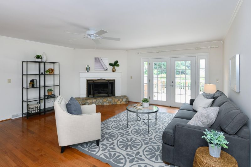 1071 Renwood Dr, Charleston, SC 29412