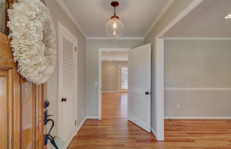 1057 Cottingham Dr, Mount Pleasant, SC 29464