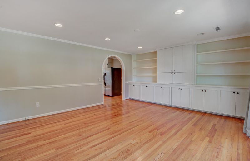 1057 Cottingham Dr, Mount Pleasant, SC 29464