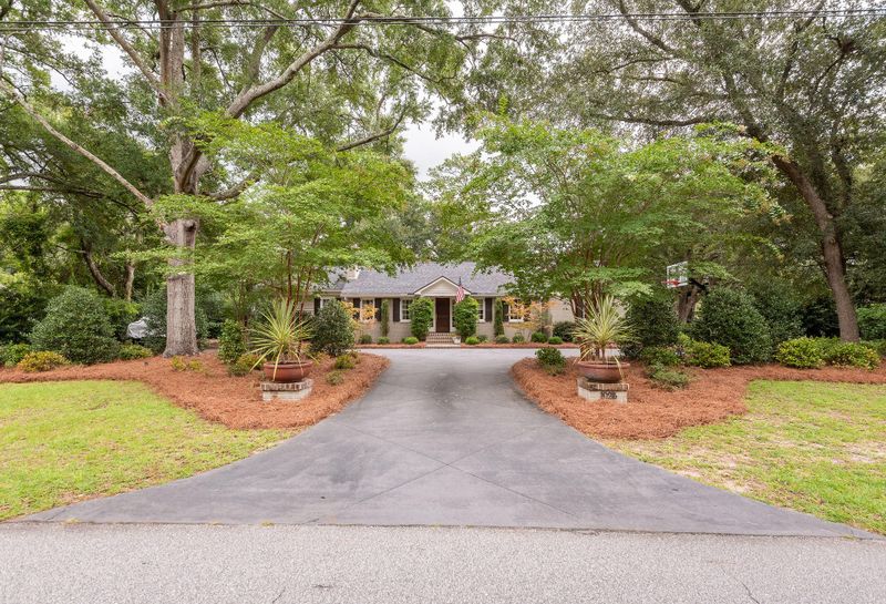1025 Tall Pine Rd, Mount Pleasant, SC 29464