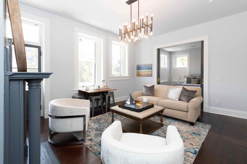 38 King St #B, Charleston, SC 29401