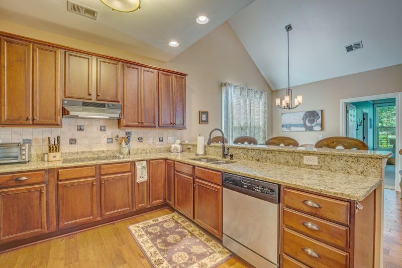 105 Lilith Ln, Summerville, SC 29485