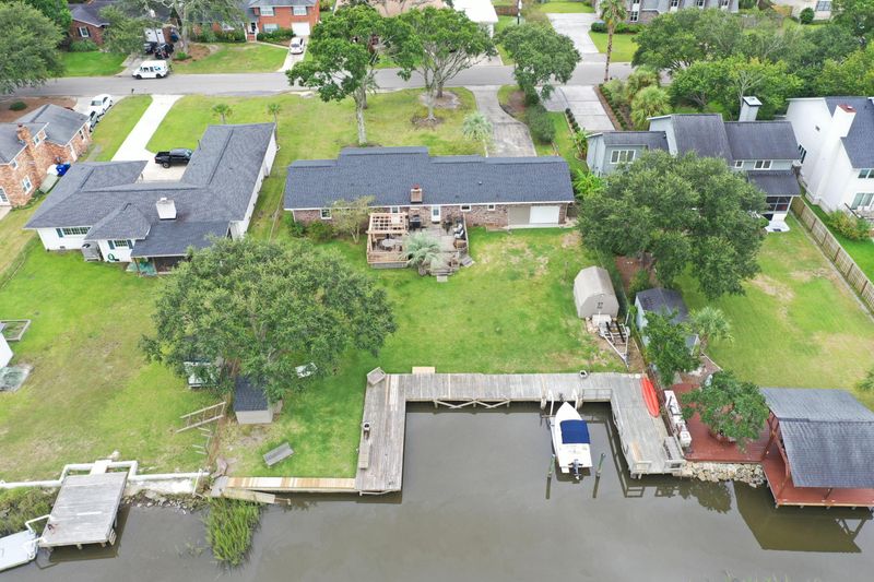 1898 Capri Dr, Charleston, SC 29407