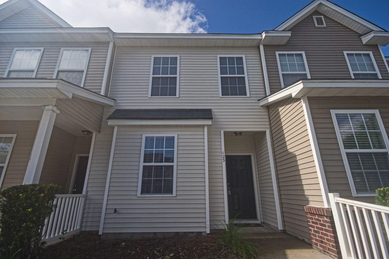 123 Woodward Rd, Goose Creek, SC 29445