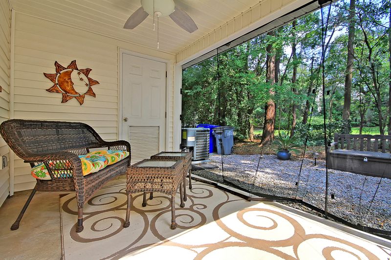 8068 Shadow Oak Dr, North Charleston, SC 29406