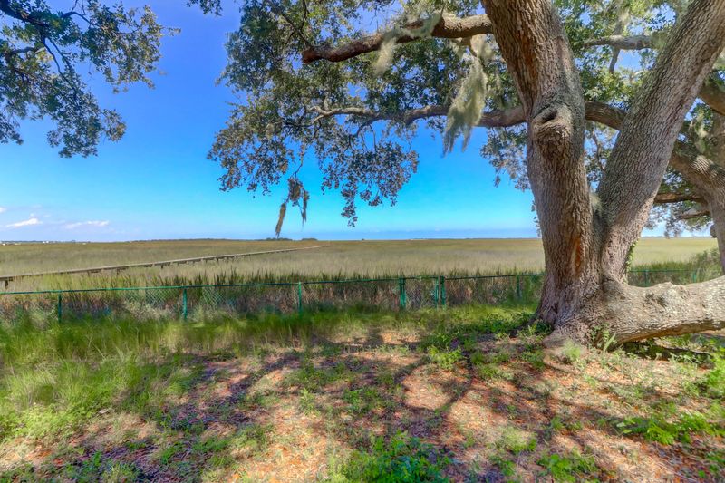 855 Robert E Lee Blvd, Charleston, SC 29412
