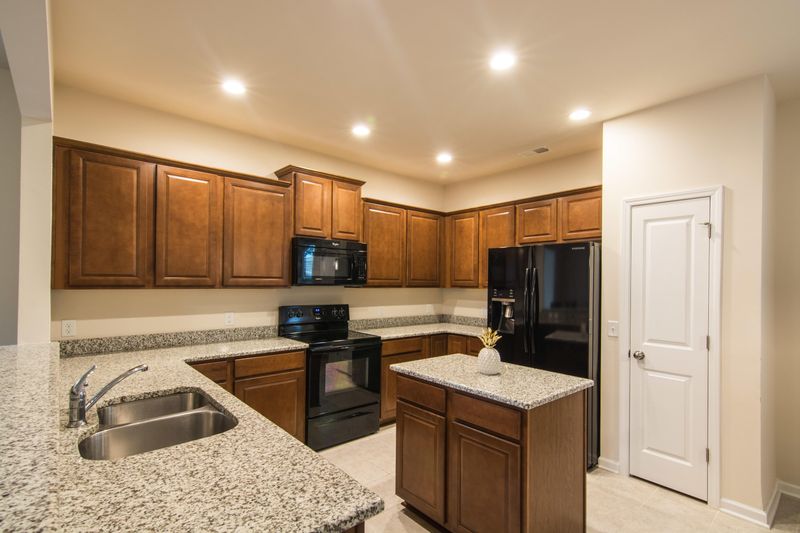 102 Brookhaven Rd, Summerville, SC 29486