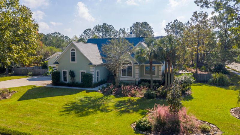 429 Commonwealth Rd, Mount Pleasant, SC 29466