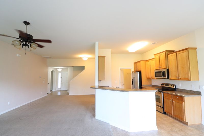 8012 Henderson Rd, Summerville, SC 29483