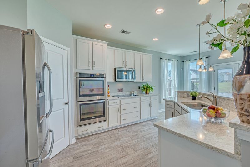 445 Gianna Ln, Goose Creek, SC 29445