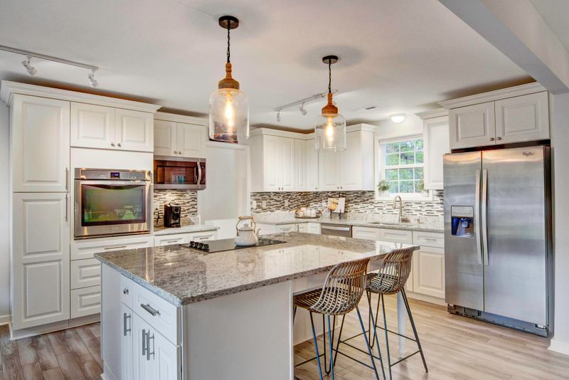 824 Harbor View Rd, Charleston, SC 29412