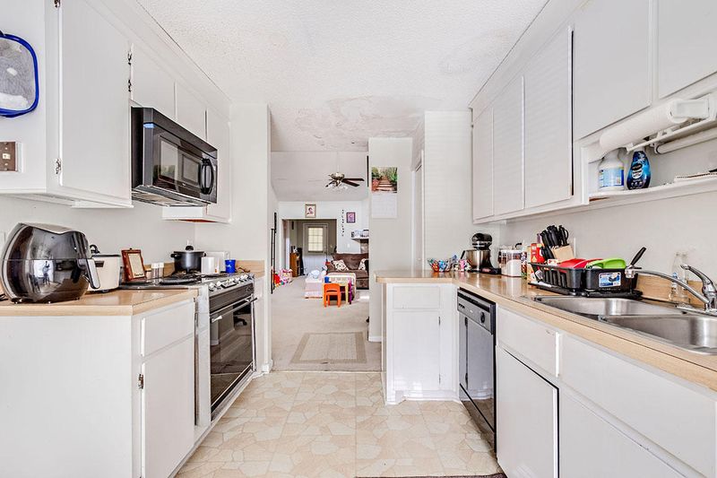 905 Flicker Ct, Ladson, SC 29456