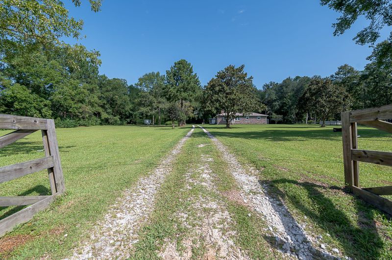 518 Scotch Range Rd, Summerville, SC 29483