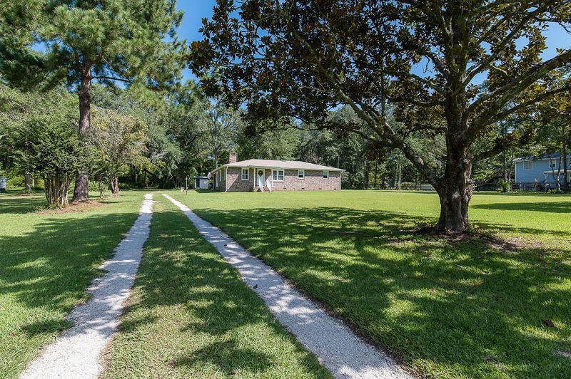 518 Scotch Range Rd, Summerville, SC 29483