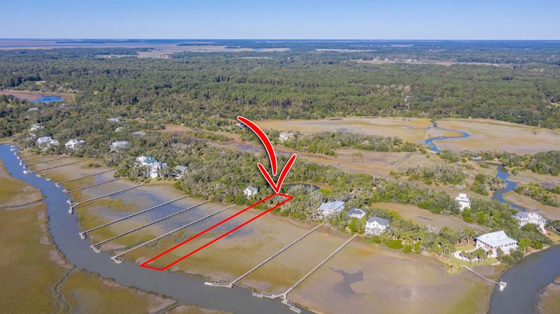 26 Hammocks Way, Edisto Island, SC 29438