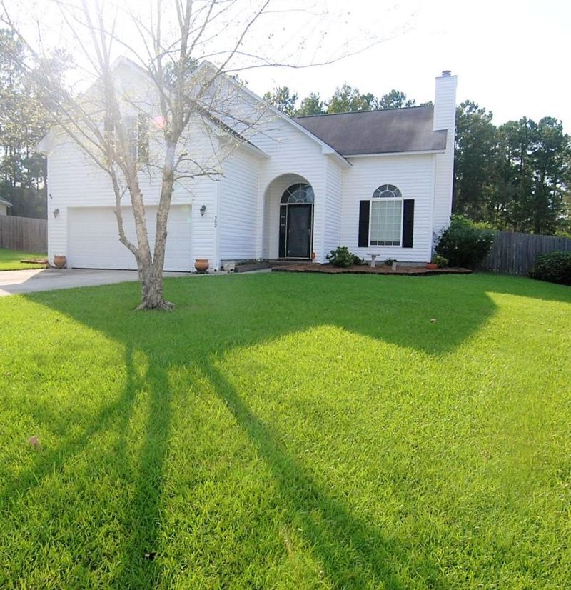 302 Winnow Ct, Moncks Corner, SC 29461