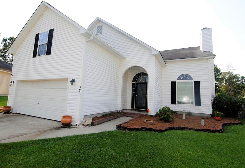 302 Winnow Ct, Moncks Corner, SC 29461