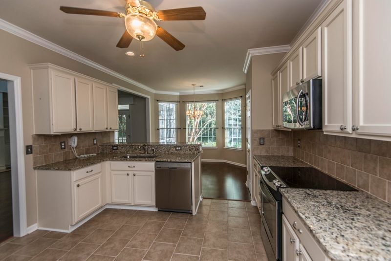 611 Fairway Forest Dr, Summerville, SC 29485