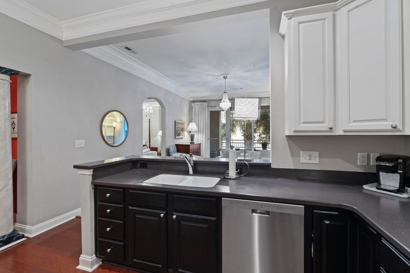 200 River Landing Dr #F107, Daniel Island, SC 29492