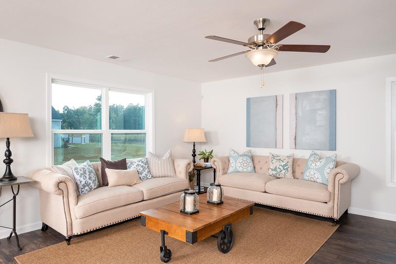 176 Hyrne Dr, Goose Creek, SC 29445