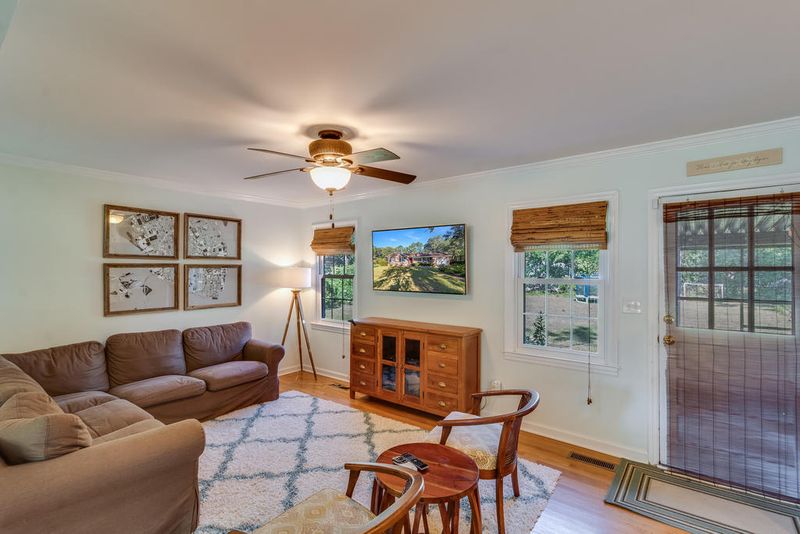 530 Trapier Dr, James Island, SC 29412