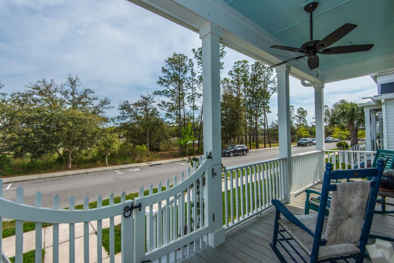 1104 Hills Plantation Dr, Charleston, SC 29412