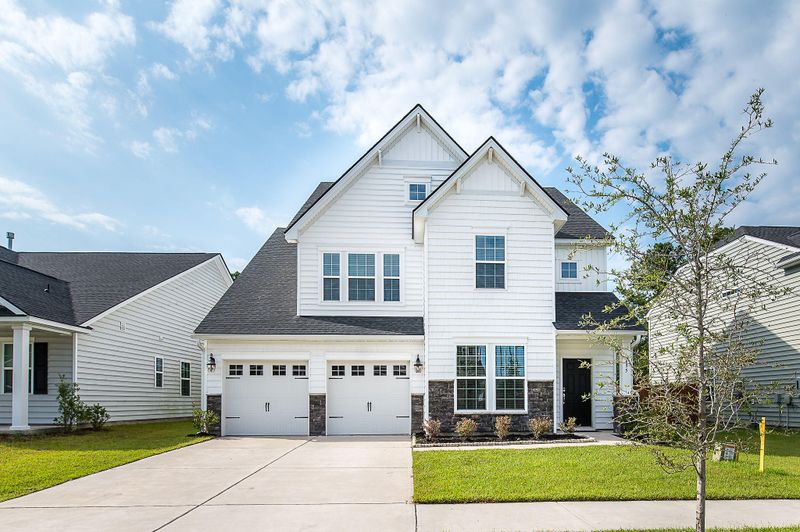 695 Redbud Ln, Summerville, SC 29486
