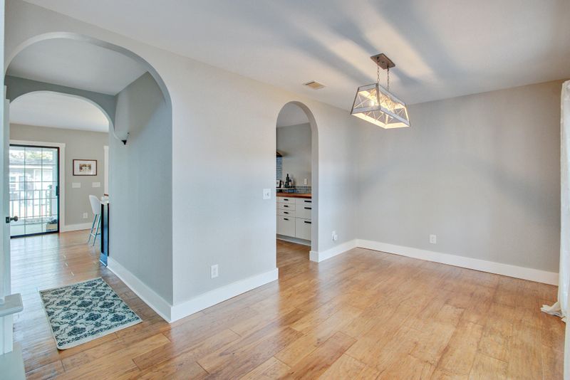 1946 Armory Dr, Mount Pleasant, SC 29466