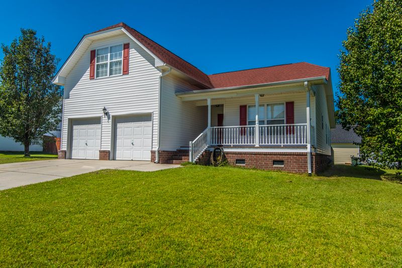 100 Jasmine Ln, Goose Creek, SC 29445