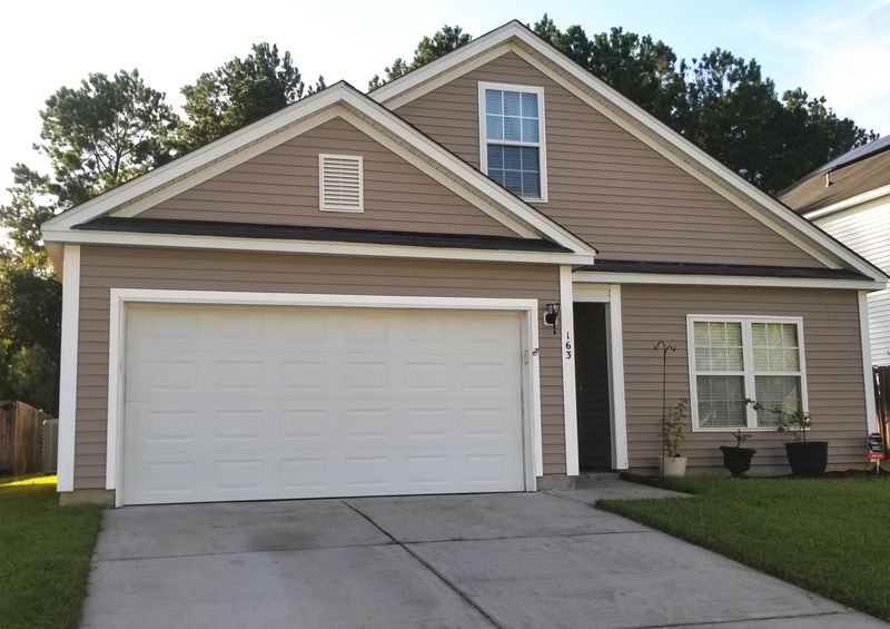 163 Wildberry Ln, Goose Creek, SC 29445