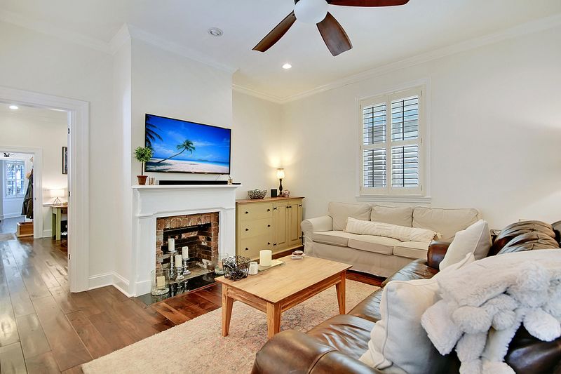 175 12 Wentworth, Charleston, SC 29401