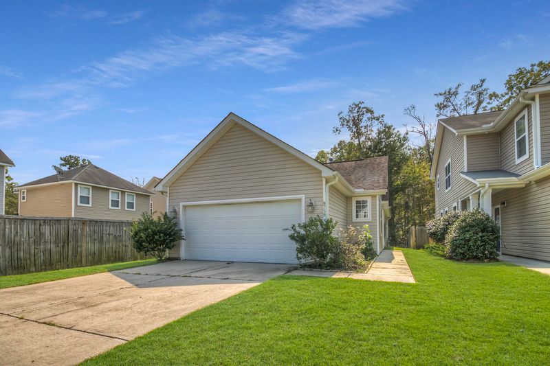 8759 Shadowglen Dr, North Charleston, SC 29420