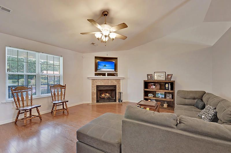 230 Ruby St, Summerville, SC 29486
