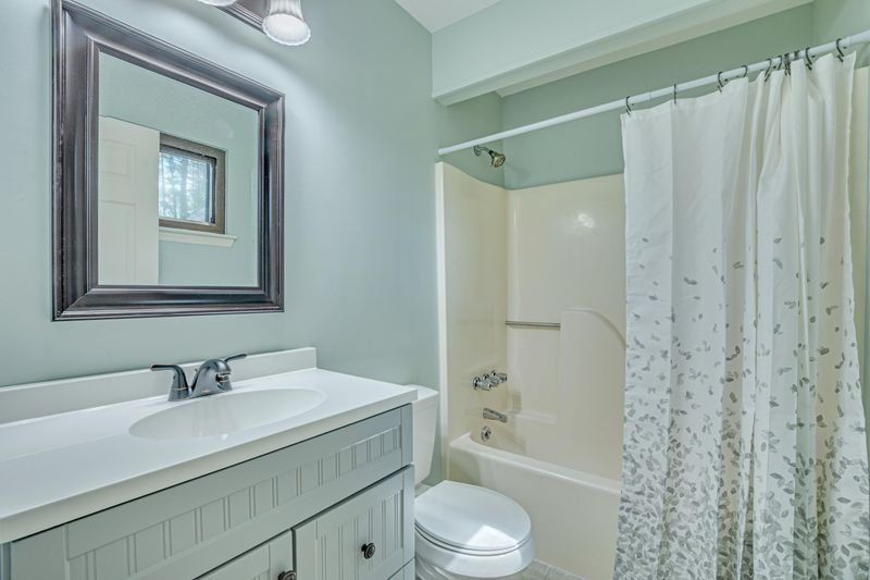 100 Peppertree Ln, North Charleston, SC 29420