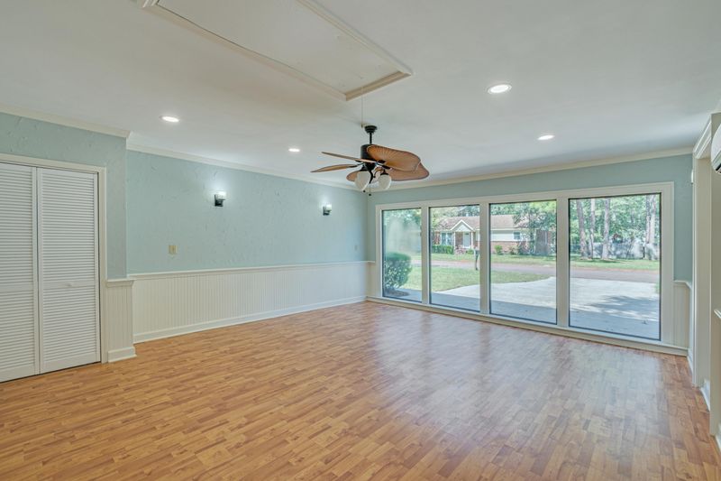 100 Peppertree Ln, North Charleston, SC 29420