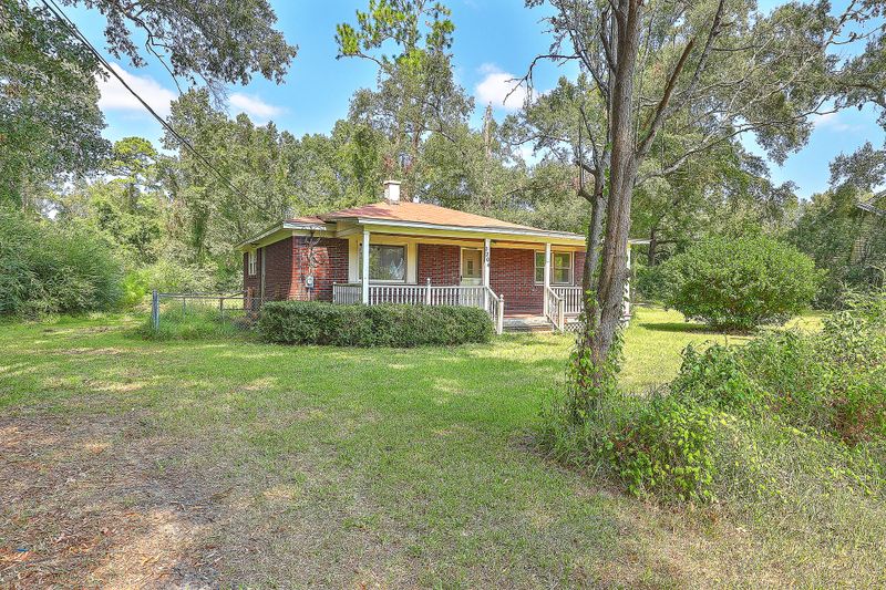 2204 Fawn St, North Charleston, SC 29406