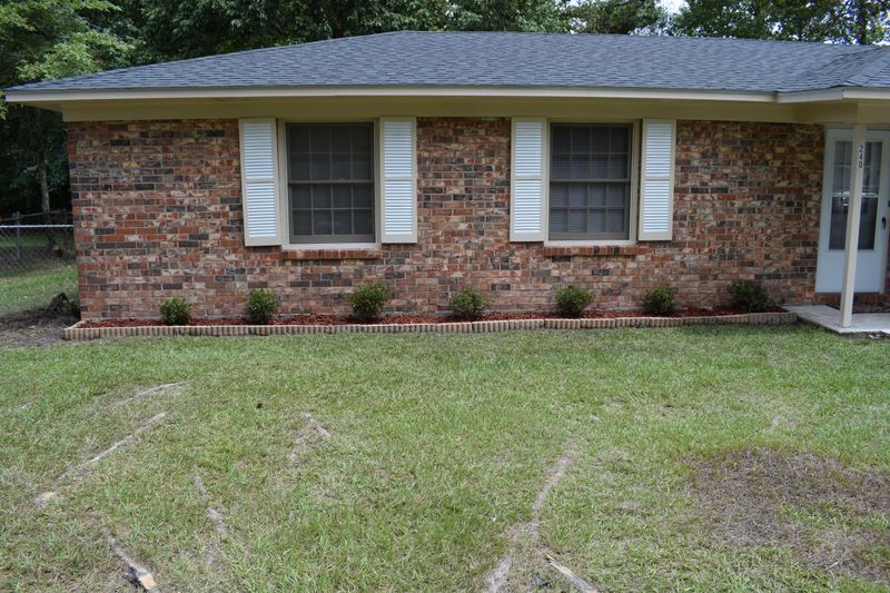 240 Amy Dr, Goose Creek, SC 29445