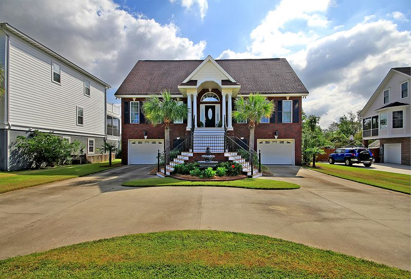 1729 Indigo Island Dr, Hanahan, SC 29410