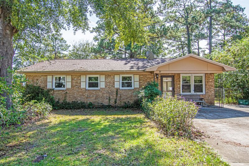 112 Longleaf Dr, Summerville, SC 29483