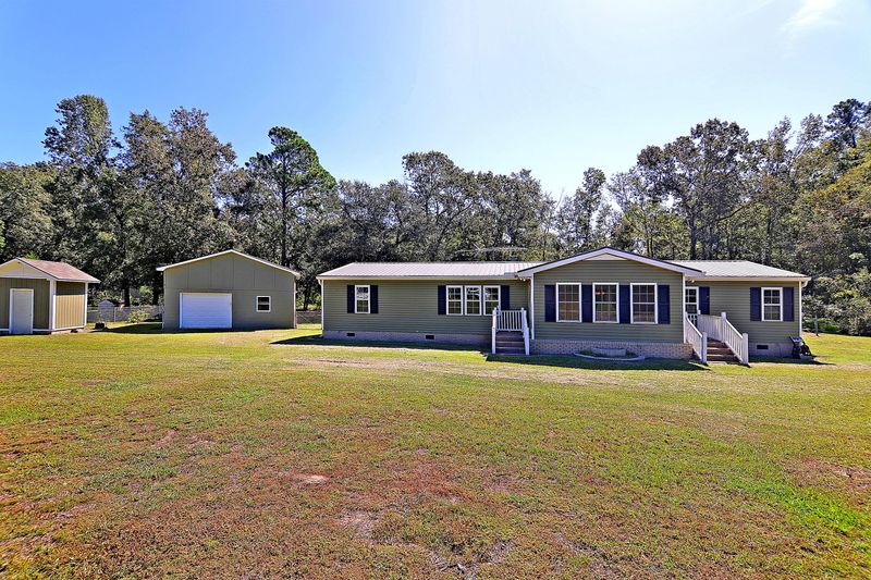 1064 Longpoint Rd, Cross, SC 29436