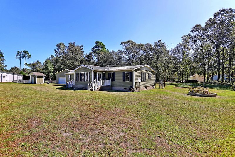1064 Longpoint Rd, Cross, SC 29436