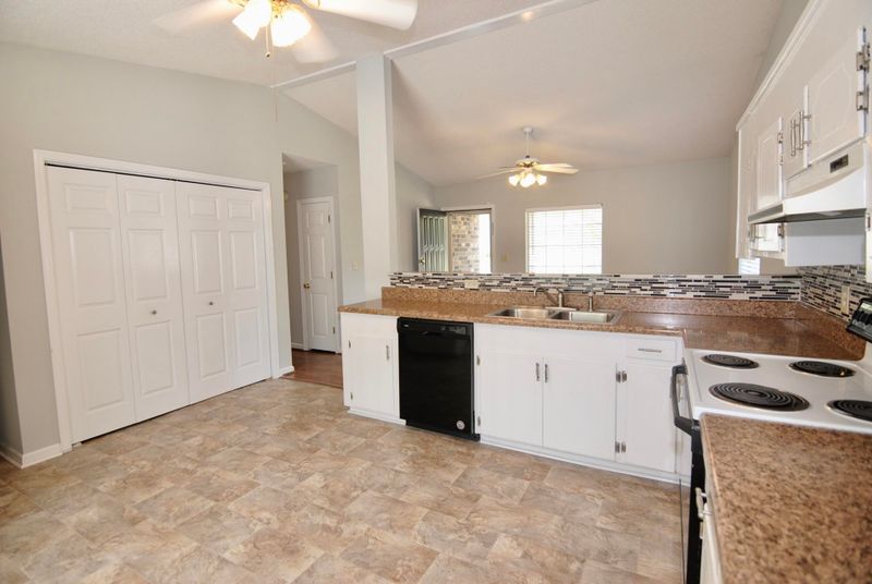 111 Warren St, Moncks Corner, SC 29461