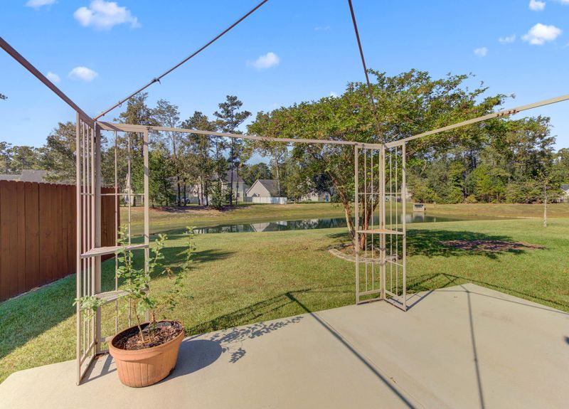 8021 Hyannis Ct, North Charleston, SC 29420