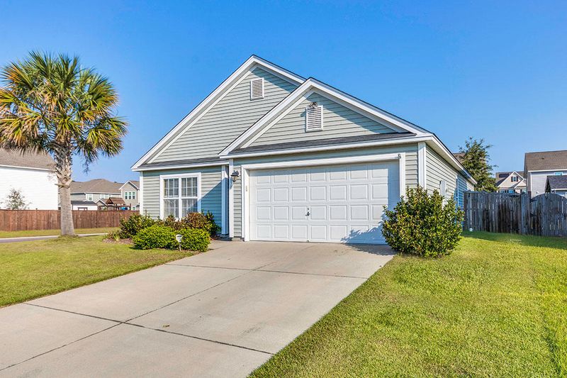 630 Silver Moss Dr, Moncks Corner, SC 29461